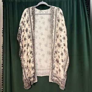 Max Studio Black and White Floral Print Kimono Style Too Sz 2X